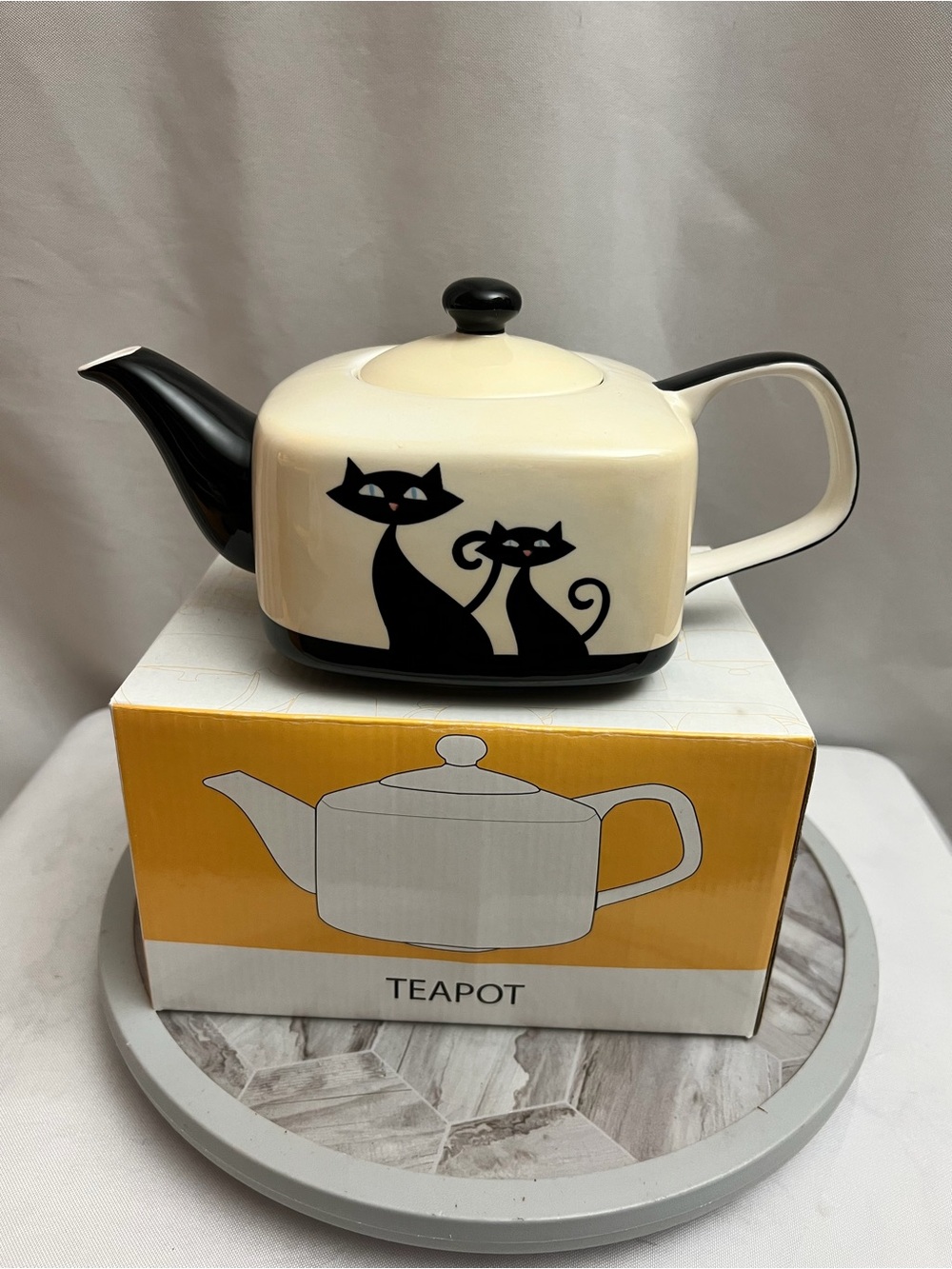 Hues N Brews Cattitude Black Cat 36 Oz Ceramic Teapot Lid Original Box